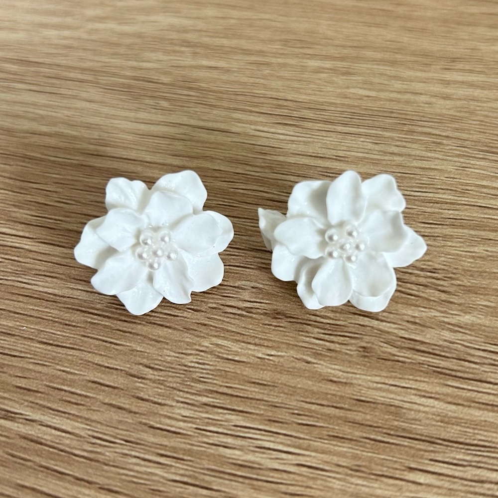 White Floral Earrings